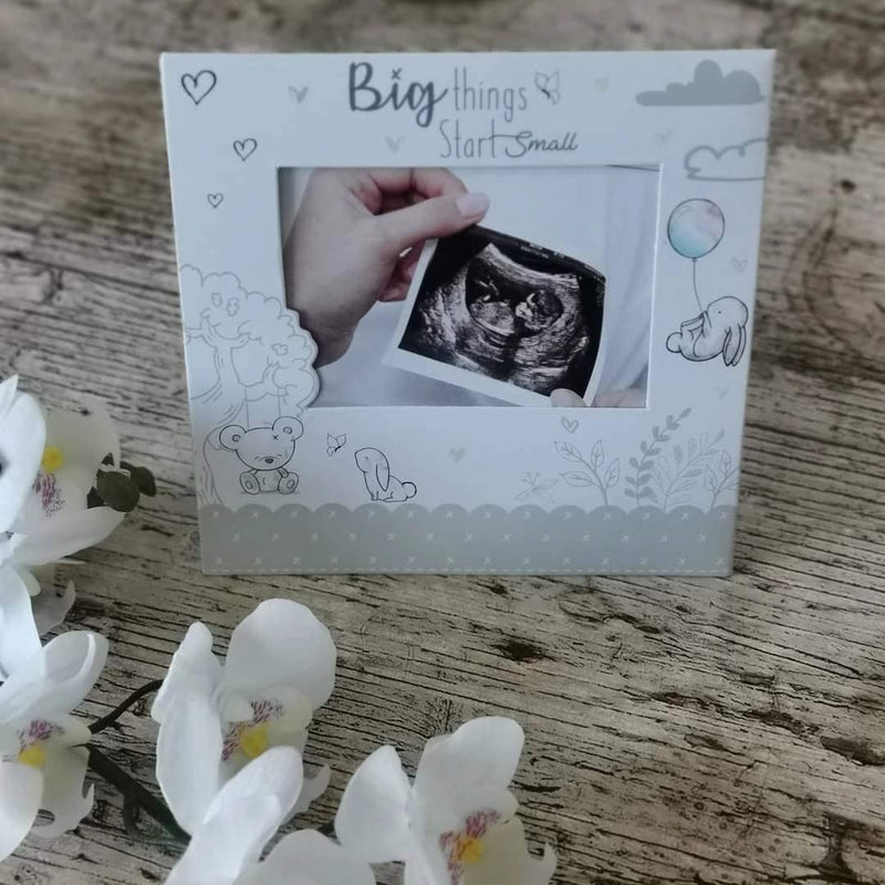 Hugs & Kisses Baby Scan Announcement Card - OgaDiscount